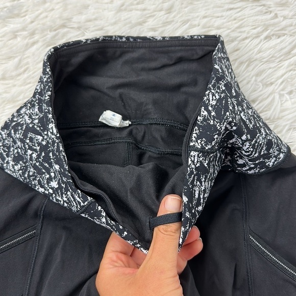 Lululemon Fresh Tracks Tight Black / Iced Wave White Black - Picture 3 of 7